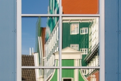 reflet_de_couleur_dans_la_fenetre