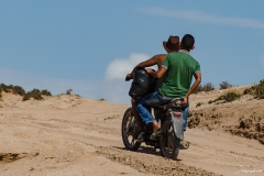 Deux sur un scooter